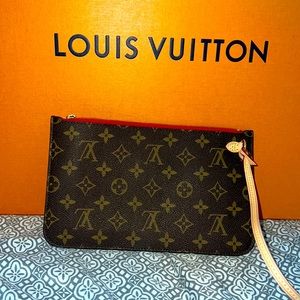 Louis Vuitton classic pouch